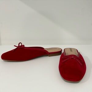 Cushionaire Slip on 9Wide - Red velvet